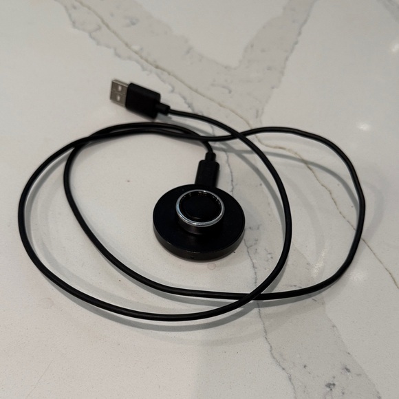 Oura Ring - Picture 1 of 4